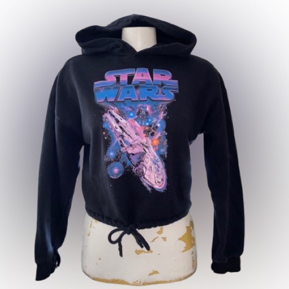 Star Wars Tops - 💎 Star Wars Black Graphic Cropped Hoodie With Drawstring Waist.
